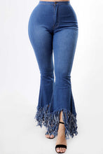 Load image into Gallery viewer, Highwaist Fringe Flare Jeans - Light Denim