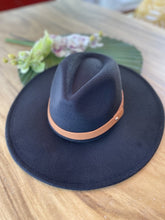 Load image into Gallery viewer, Wide brim panama hat in vegan felt
