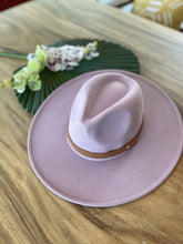 Load image into Gallery viewer, Wide brim panama hat in vegan felt
